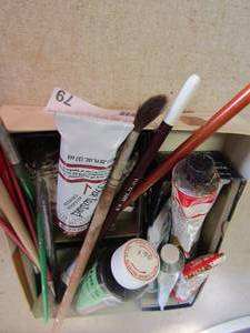 lot 79 image: Art lot-58 easel, paint, craft tint and brushes