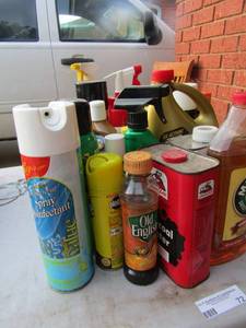 lot 72 image: Cleaning lot- Murphys cleaning oil, old english, pledge, static guard and more