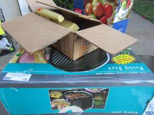 lot 75 image: Hamilton Beach  Mixer   Diet scale,    Indoor electric grill