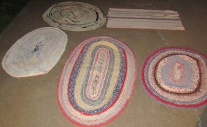 lot 47 image: 5 small entry rugs multi color