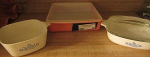 lot 46 image: Pink Pyrex #35 2 qt. square,  2  34C CORNIG WARE  & COVERED CORNING WARE P 7 B CASSEROLE