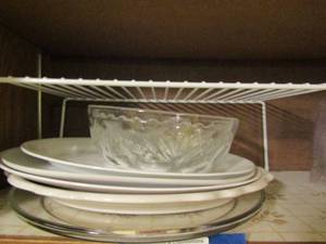 lot 117 image: Star of David candy bowl,  Homer Laughlin platter, Correlle plate various drinking glasses