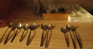 lot 113 image: Assorted silver-plated and wooden cutlery plus box holder