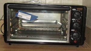 lot 111 image: Hamilton Beach toaster oven