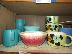 lot 118 image: Correlle cups, 4 plates, and 4 saucers. Many coffee cups