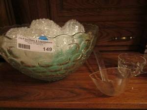 lot 149 image: Punch bowl, 8 cups and ladle