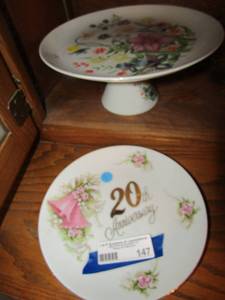 lot 147 image: 7 CAKE STAND FLORAL DESIGN ,  20th Anniversary plate