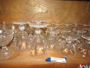 lot 142 image: Lot of 4 (6)  ,6 (6) , & 8  (4) glasses plus