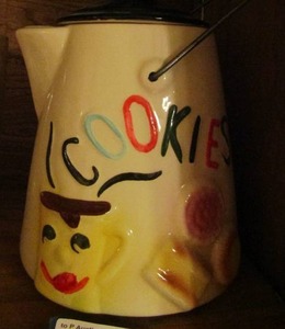 lot 16 image: Vintage 1950s American Bisque Coffee Pot Cookie Jar with Metal Handle