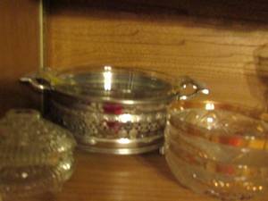 lot 136 image: Pyrex bowl with silver stand 2 crystal candle sticks 2 cherry bowl with gold trim