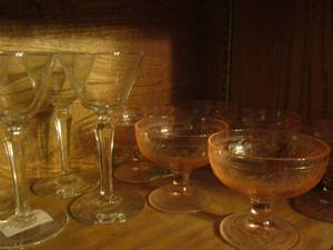 lot 135 image: 6 Rose Pink Depression Sherbert and 4 long stem wine glasses