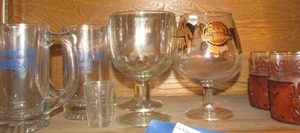 lot 131 image: Nevada mugs,  4 gates glasses with leather bands, 2 Beer Goblets