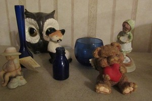 lot 178 image: OWL, BEAR, VAT, 2 PORCRLAIN GIRLD,  BLUE VASE, BOTTLE, BOWL