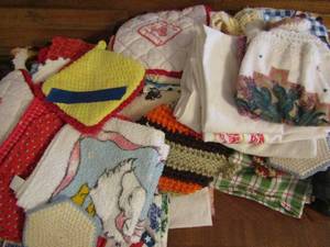 lot 217 image: Kitchen Linens - TOWELS, HOT PADS  & MORE