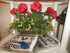lot 248 image: Rooster shower curtain sets x 2  12 wicker basket