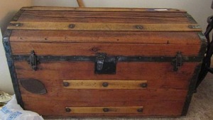lot 2 image: ANTIQUE TRUNK (MID 1800S) brown wood  Clasp in great shape, well maintained , 32 x 20 x 19