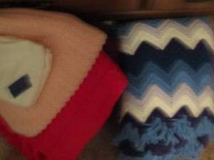 lot 262 image: 3 AFGAN BLANKETS - PINK , RED & BLUEWHITE