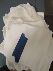 lot 264 image: Large lot of white linens - TABLE CLOTHS  NAPKINS