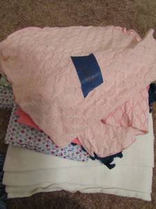 lot 268 image: Doilies, PILLOW CASES and small throw