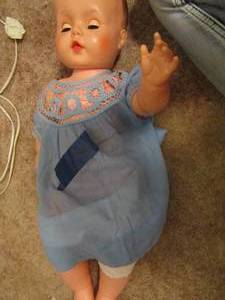 lot 259 image: EEGEE Baby Doll  1950S VINYL  CARRIE  25-11 on neck VINTAGE