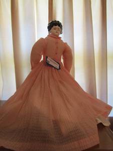 lot 11 image: Vintage China Shoulder Head Doll with Molded Black Hair, BOOTS 194050s