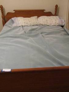 lot 34 image: SUMTER CABINET CO. Solid Hard Rock Maple full size bed frame with both head and foot board