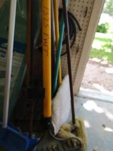 lot 346 image: Yard tools and brooms