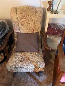 lot 4 image: Vintage Wooden Rocker padded seat and back