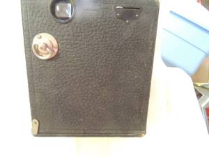 lot 279 image: VINTAGE Kodak Box Camera
