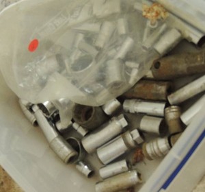lot 311 image: Tub of sockets