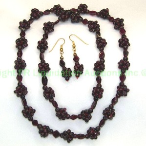 lot 4 image: Garnets