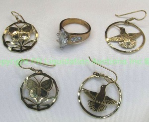 lot 10 image: Jewelry