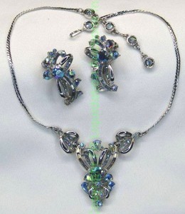 lot 25 image: Hollycraft aurora borealis