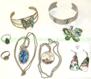 lot 71 image: White metal jewelry