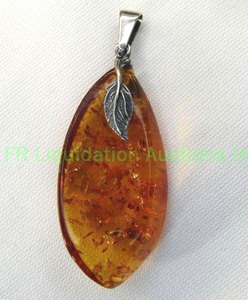 lot 80 image: Sterling Silver amber