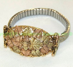 lot 92 image: 10K Black Hills Gold