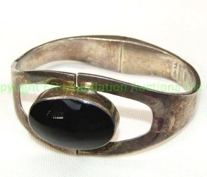lot 111 image: 950 Sterling Silver Black Onyx Taxco