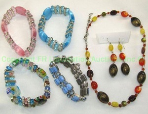 lot 119 image: Vintage thermoset jewelry