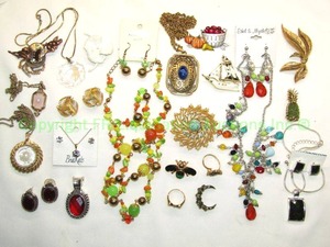 lot 165 image: Signed jewelry