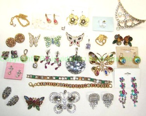 lot 199 image: Crystal and faceted glass bead jewelry