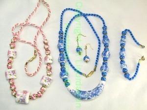 lot 202 image: Ceramic station bead Jewelry