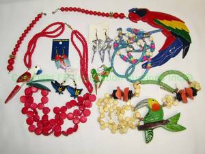 lot 211 image: Tropical wood Jewelry