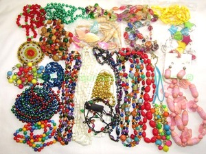 lot 220 image: Jewelry