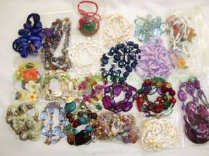 lot 221 image: Jewelry assorted necklaces