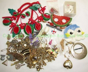 lot 231 image: Jewelry