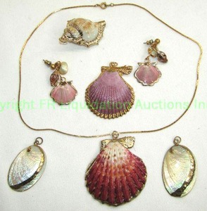 lot 236 image: 24K liquid gold trim Shell Jewelry