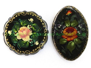 lot 237 image: Black lacquer Jewelry