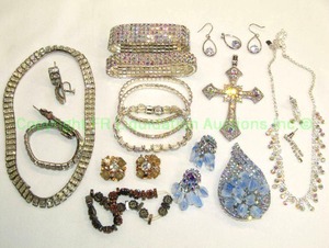 lot 102 image: Rhinestone & crystal