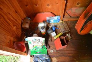 lot 14 image: Bug Killer, Oil and Degreaser for Mowers, see pictures
