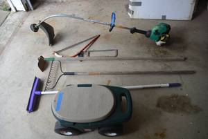 lot 23 image: Poulan Weed Eater Model XT260, Garden Tools, Step2 Cart, see pictures